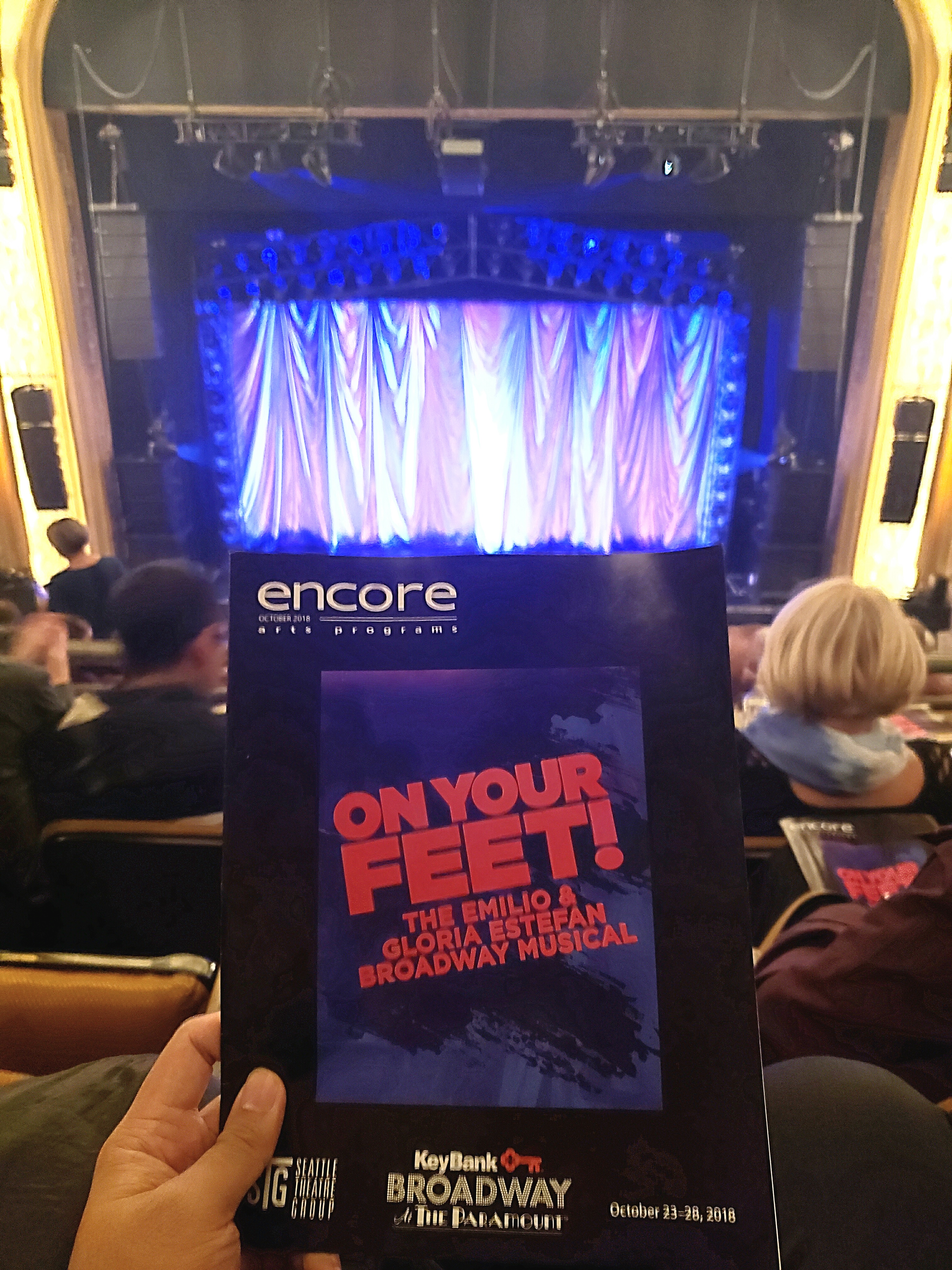 Watched ON YOUR FEET! The Musical. Stellar light show, mesmerizing choreography, golden voices, & hawt Emilio Estefan actor (Ektor Rivera). But like many Paramount Theatre shows, the volume was too loud.